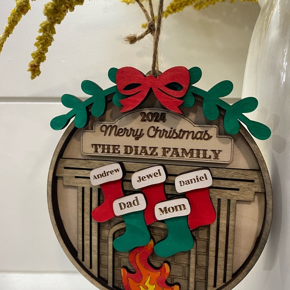FAMILY CHRISTMAS ORNAMENT 🎄 - Picture 2 of 2